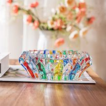 လက်ဖြင့်ဆေးသုတ်ထားသောဖန်ထုတ်ကုန်များ