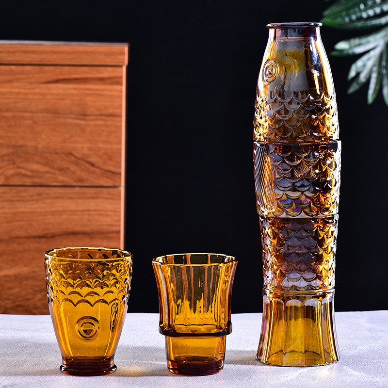 ဖောင်းကြွနေသော Koi Glass Stacking Cups